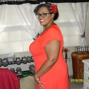 "The Lady in Red Dress"🌹